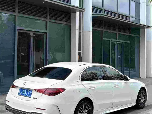 Mercedes-Benz C-Class — Фото автомобиля 3
