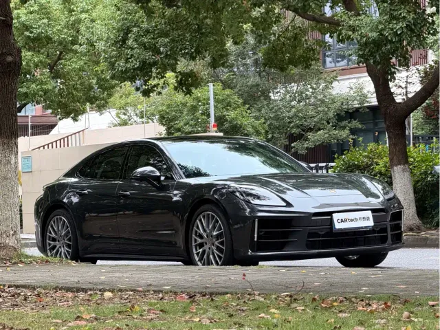 Porsche Panamera — Фото автомобиля 3