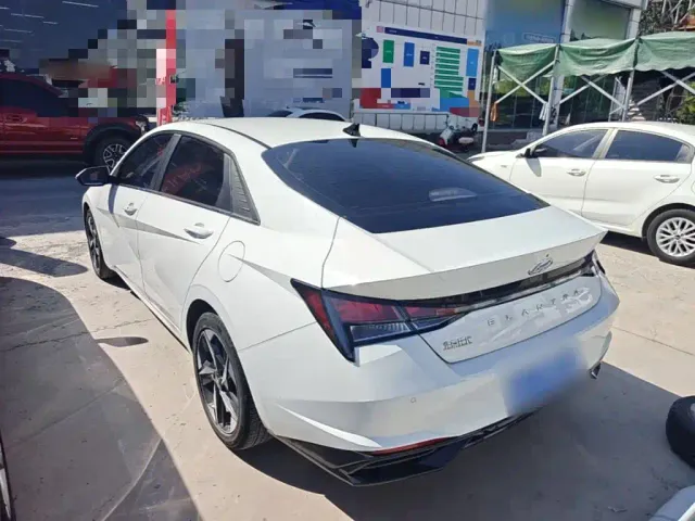 Hyundai Elantra — Фото автомобиля 4