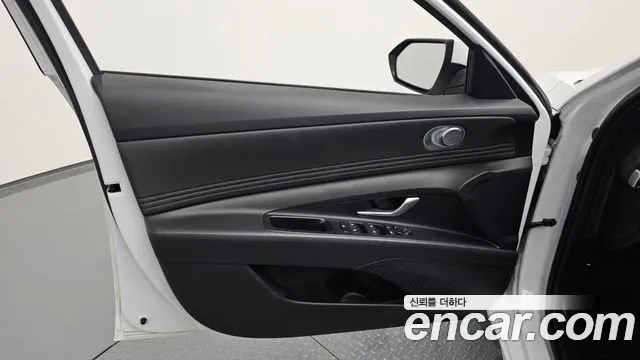 Hyundai AVANTE — Фото автомобиля 23