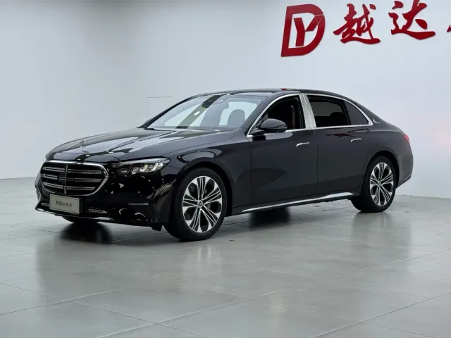 Mercedes-Benz E-Class — Фото автомобиля 4