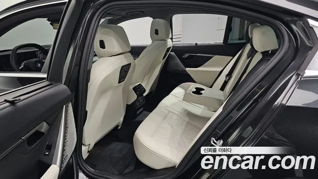 BMW i5 G60 — Фото автомобиля 17