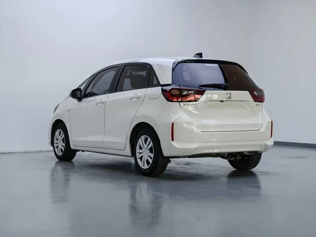 Honda Fit — Фото автомобиля 4