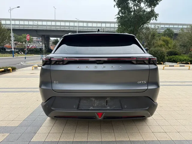 Arcfox Alpha T5 — Фото автомобиля 14
