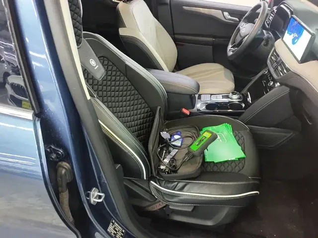 Ford Escape — Фото автомобиля 24