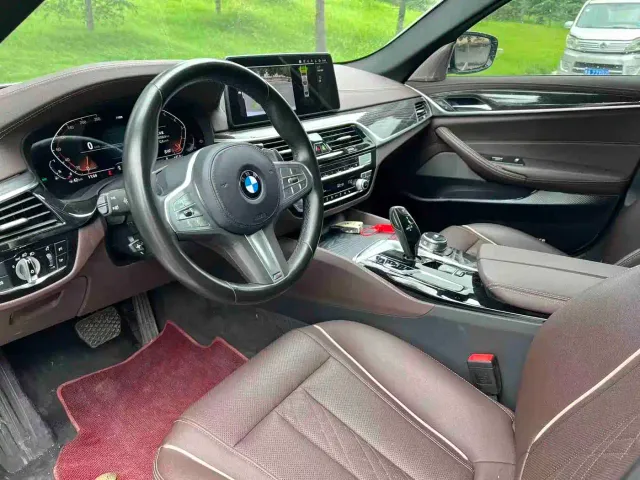 BMW 5 Series — Фото автомобиля 4