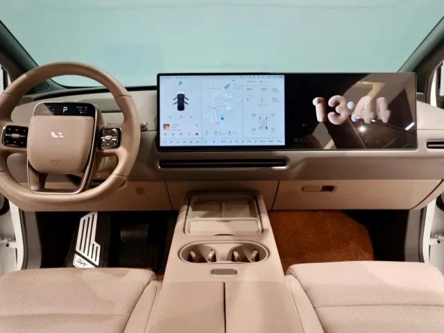 Li Auto i6 — Фото автомобиля 5