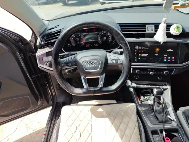 Audi Q3 — Фото автомобиля 11