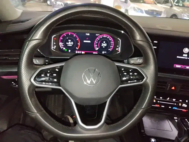 Volkswagen Passat — Фото автомобиля 10