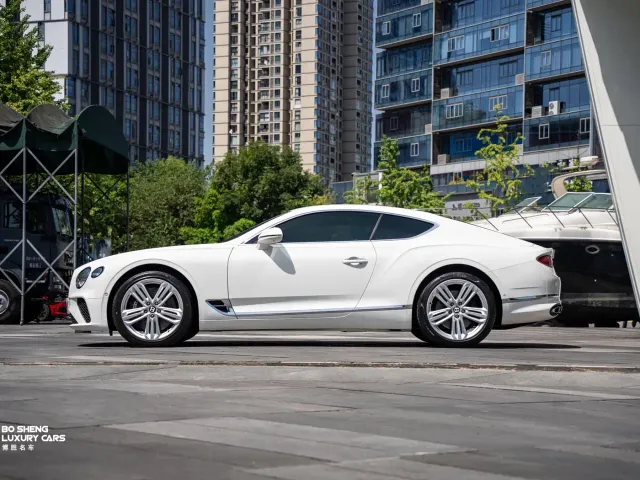 Bentley Continental — Фото автомобиля 4