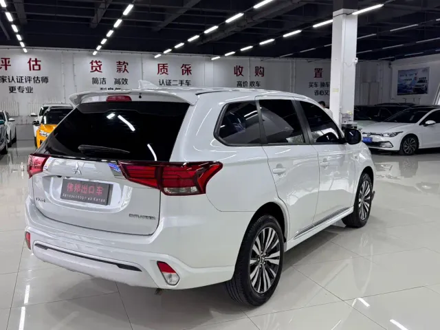 Mitsubishi Outlander — Фото автомобиля 4