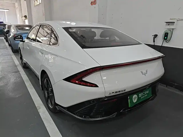 Wuling Starlight — Фото автомобиля 4