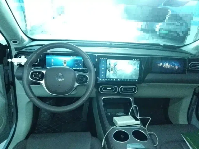 Leapmotor C11 — Фото автомобиля 10