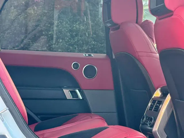 Land Rover Range Rover Sport — Фото автомобиля 14