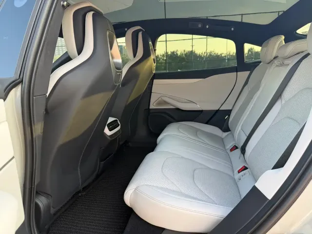 Xiaomi SU7 — Фото автомобиля 14
