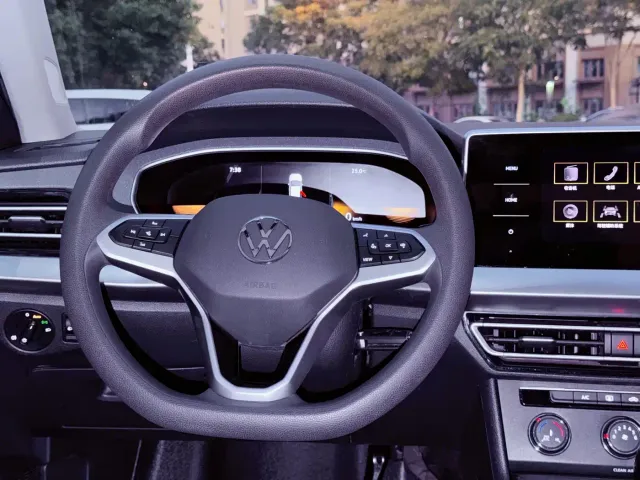 Volkswagen Lavida — Фото автомобиля 13