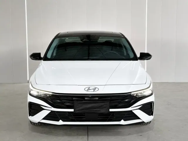 Hyundai Elantra — Фото автомобиля 2