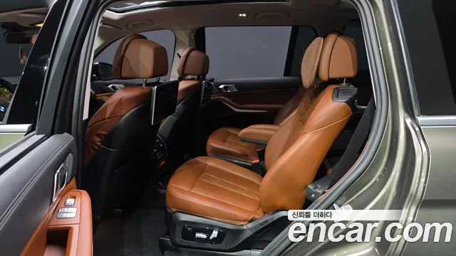 BMW X7 — Фото автомобиля 19