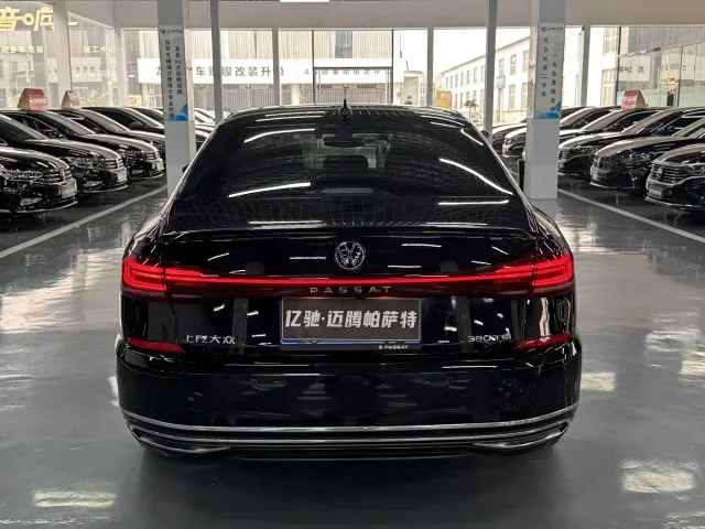 Volkswagen Passat — Фото автомобиля 8