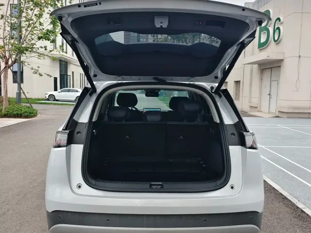 BYD Seal 05 DM-i — Фото автомобиля 11