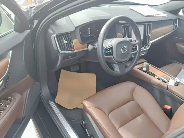 Volvo S90 — Фото автомобиля 15