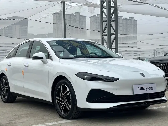 Roewe D7 — Фото автомобиля 3