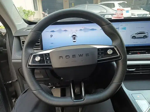 Roewe RX5 — Фото автомобиля 10