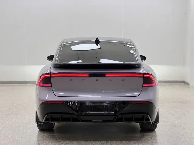 Xpeng P7+ — Фото автомобиля 5