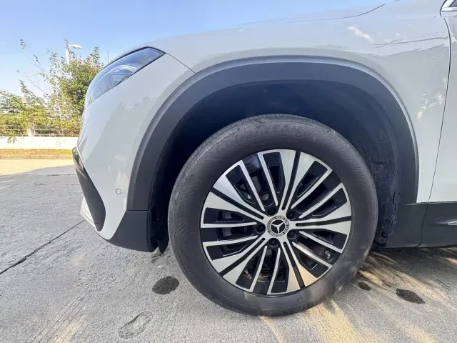 Mercedes-Benz EQB — Фото автомобиля 12