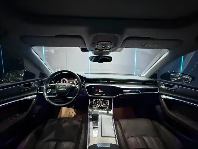 Audi A7L — Фото автомобиля 9