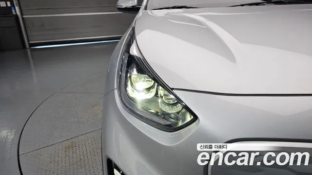 Kia Niro — Фото автомобиля 7