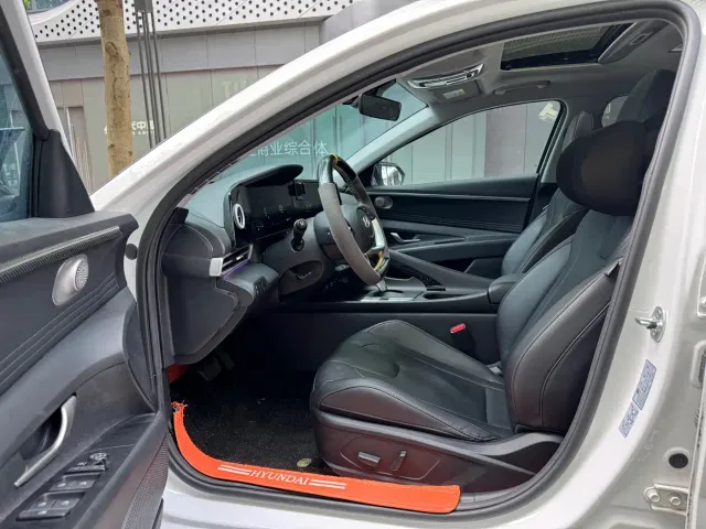 Hyundai Elantra — Фото автомобиля 8