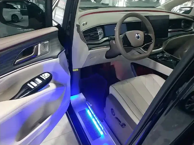 Denza Denza D9 2022 DM-i 970 AWD Flagship — Фото автомобиля 15