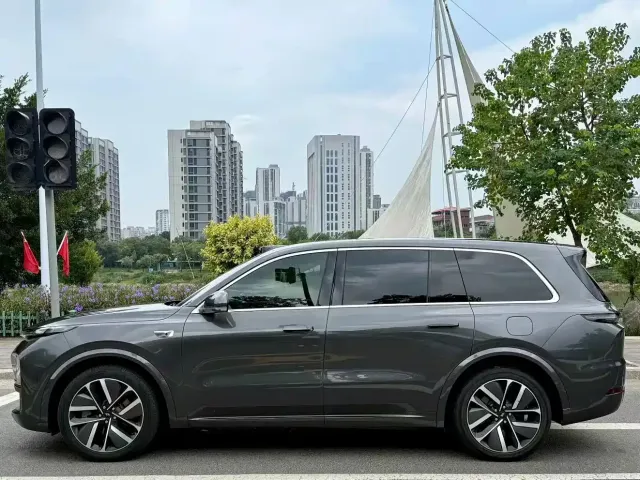 Li Auto L9 — Фото автомобиля 5