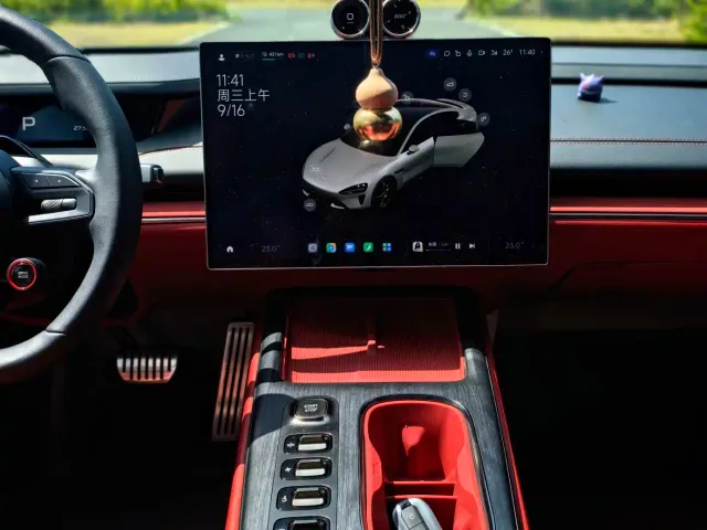 Xiaomi SU7 — Фото автомобиля 5