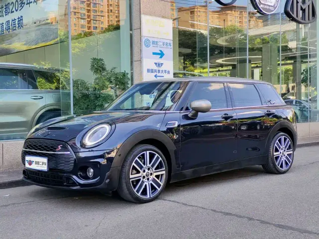 Фотография автомобиля — MINI Clubman