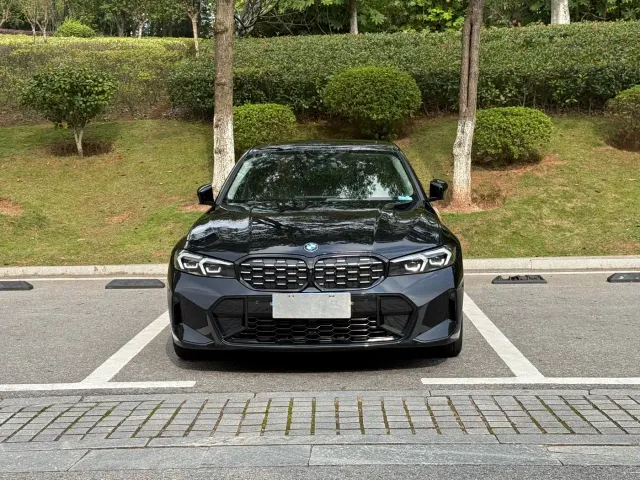 Фотография автомобиля — BMW 3 Series