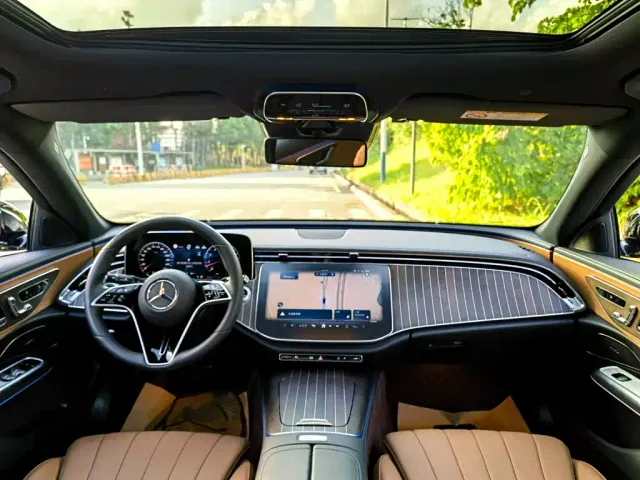 Mercedes-Benz E-Class — Фото автомобиля 8