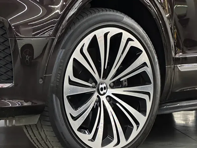 Bentley Bentayga — Фото автомобиля 7