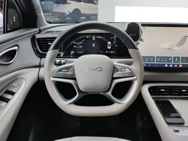 BYD Sealion 06 — Фото автомобиля 15