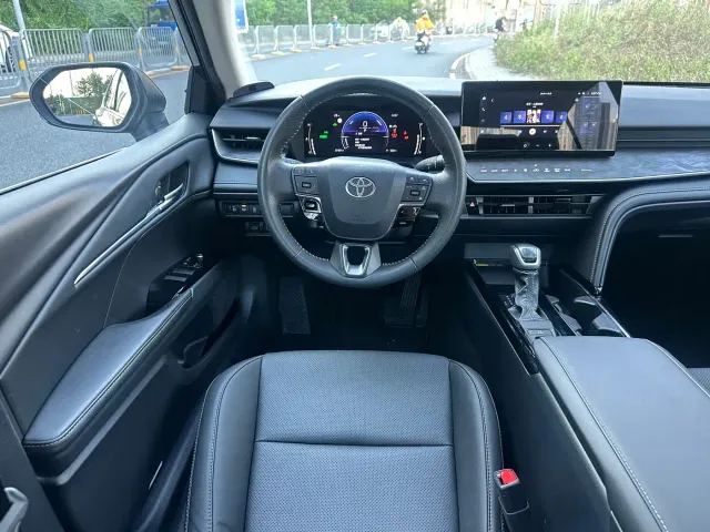 Toyota Camry — Фото автомобиля 10
