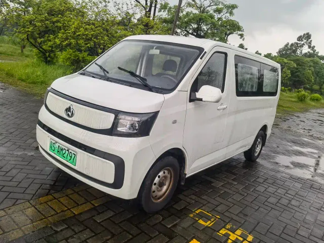 Фотография автомобиля — Changan Ruixing EM60