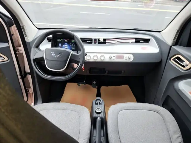 Wuling Hongguang Mini EV — Фото автомобиля 9