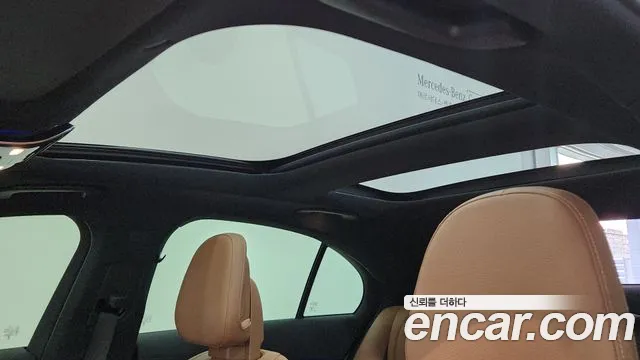 Mercedes-Benz E-Class — Фото автомобиля 20