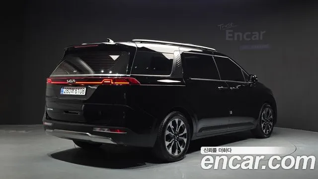 Kia Carnival Generation 4 — Фото автомобиля 2