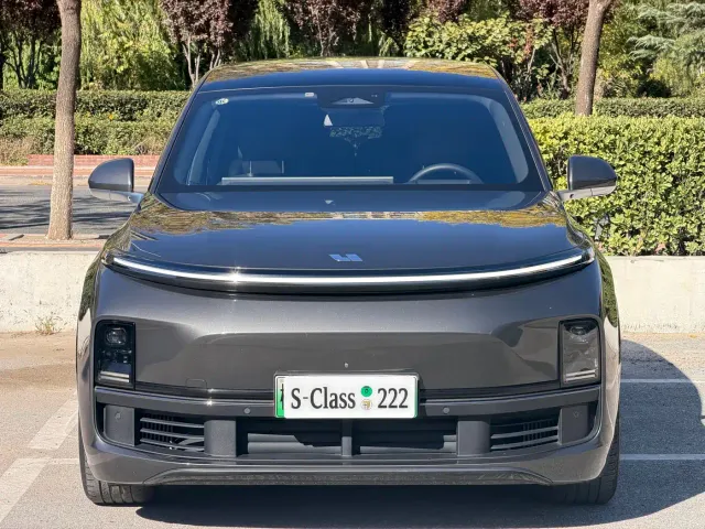 Li Auto L8 — Фото автомобиля 2