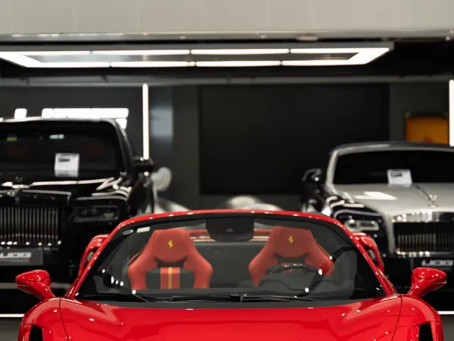 Ferrari Ferrari F8 2020 Spider 3.9T V8 — Фото автомобиля 17