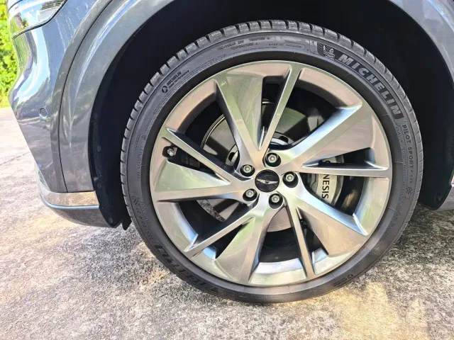 Genesis GV70 — Фото автомобиля 9