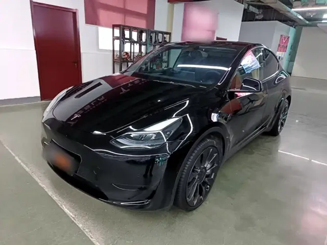Фотография автомобиля — Tesla Model Y