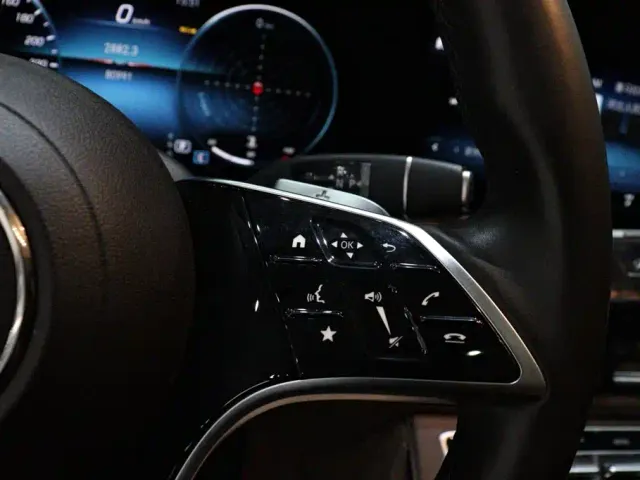 Mercedes-Benz E-Class — Фото автомобиля 15